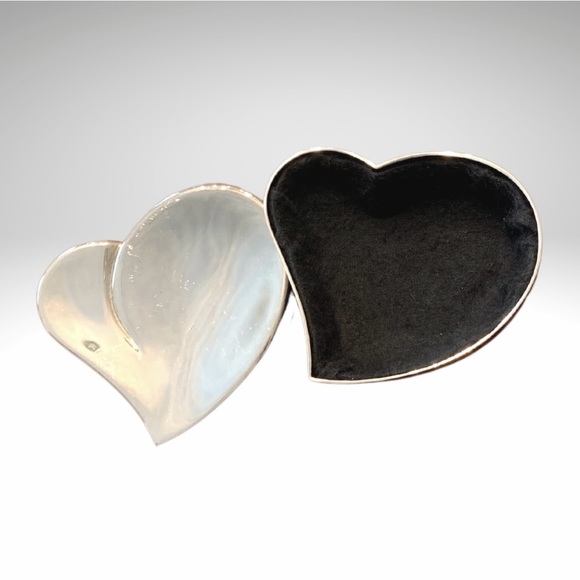 Rose And Heart Shape Metal Jewelry Boxes Felt Lined Trinket or Vanity Set - Picture 10 of 10